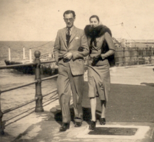 Ted_and_Irene_on_honeymoon_at_Cliftonville_1_